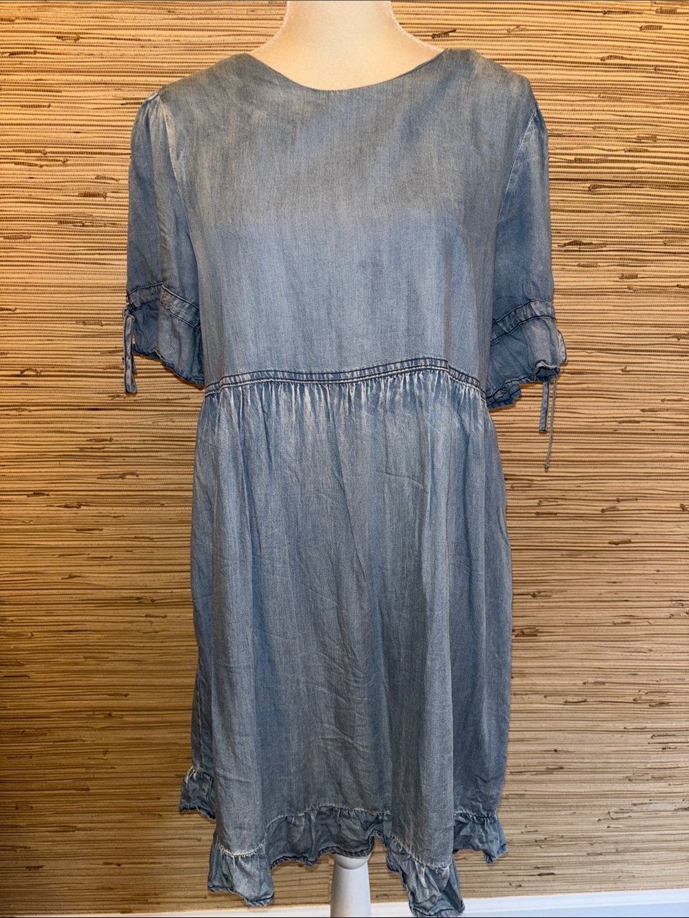 She + Sky Light Blue Chambray Short Sleeve Dress 💯 % tencel EUC!